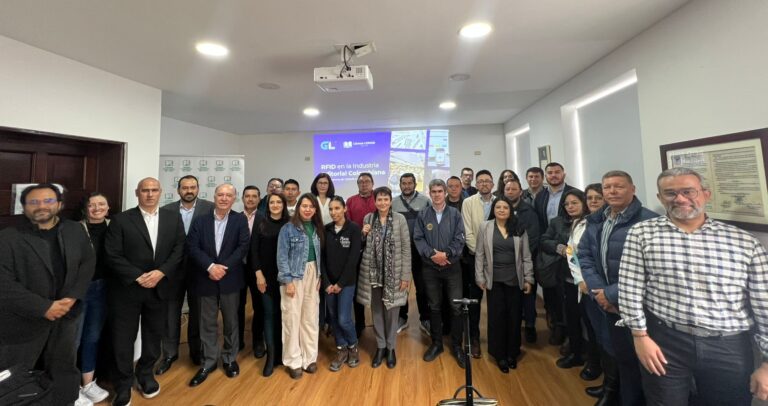 RFID en la industria editorial colombiana: cómo optimizar inventarios y trazabilidad de libros